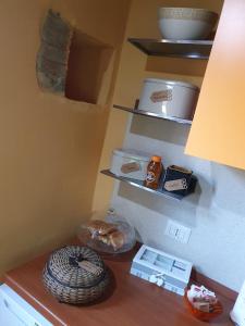 A kitchen or kitchenette at I Balzani B&B