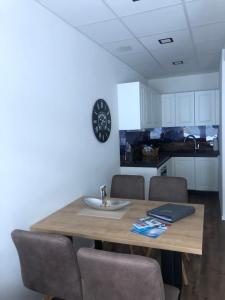 A seating area at Chalet West