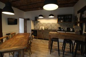 Kuchyň nebo kuchyňský kout v ubytování Gîte De Chevreuse