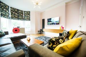 Gallery image of Maison Parfaite HG1 - 2 Luxury apartments with Parking Space - Near town centre in Harrogate
