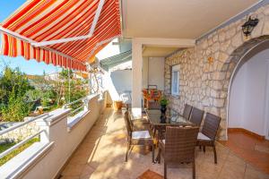 Balkón nebo terasa v ubytování Apartman Dadi