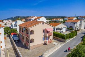 Gallery image of Apartment Tonka in Barbat na Rabu