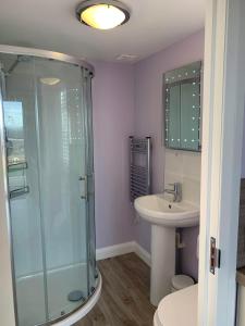 Ванная комната в Hebridean Holiday Cabins