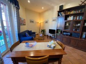 Kép Pini di Roma-New and cozy apt in Rome city center- Metro A "Re di Roma" szállásáról Rómában a galériában