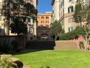 Kép Pini di Roma-New and cozy apt in Rome city center- Metro A "Re di Roma" szállásáról Rómában a galériában