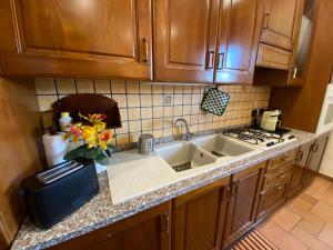 Kép Pini di Roma-New and cozy apt in Rome city center- Metro A "Re di Roma" szállásáról Rómában a galériában