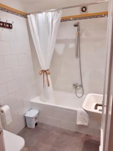 Ένα μπάνιο στο BeraBera,Parking free,2WC,Terraza,Aire acond,Auto Checkin +34 φωτογραφίες