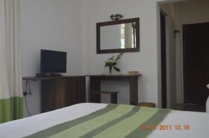 TV a/nebo společenská místnost v ubytování Vallee 69 Eco Villa-Tissa,Yala