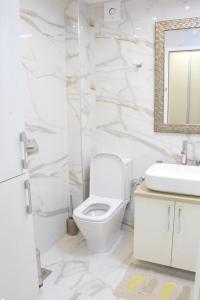 Bilik mandi di Bane Apartmani