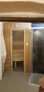 ห้องน้ำของ La Chouette Maison - Chambres d'hôtes et Gîte en Ville