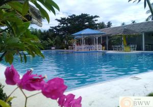Bazén v ubytování SweetWater Resort nebo v jeho okolí