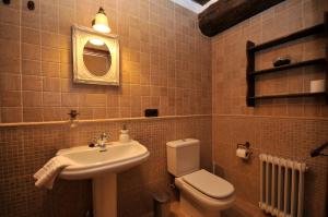 Vonios kambarys apgyvendinimo įstaigoje Els Canterers