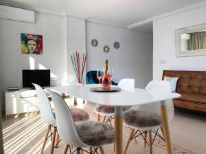 A seating area at Playa de Levante Sea View Apartment