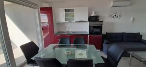 Kuchyň nebo kuchyňský kout v ubytování Apartmani Ždrijac Nin