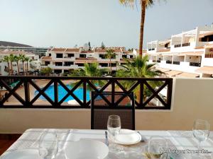 Pool View Los Cristianos by HelloApartments (España Los ...