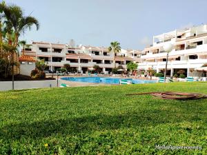 Pool View Los Cristianos by HelloApartments (España Los ...