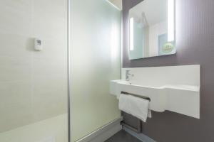 B&B Hôtel ORANGE - Échangeur A7 A9