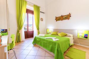 Galeriebild der Unterkunft THE PALACE B&B and Apartments in Santo Stefano di Camastra