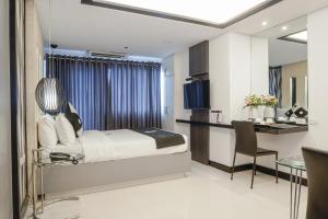 Gallery image of Y2 Residence Hotel Managed by HII in Manila