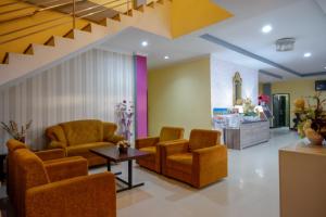 Gallery image of RedDoorz near Citraland Waterpark Kendari in Lepoleop