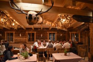 Zdjęcie z galerii obiektu Gasthof Zacherlbräu w mieście Bruck an der Großglocknerstraße