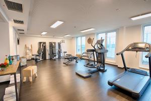 Fitness centrum a/nebo fitness zařízení v ubytování LOGINN Hotel Leipzig