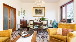 Posezení v ubytování La Duchessa - The Duchess casa privata con parcheggio