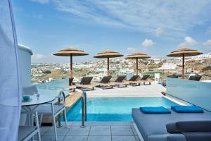 Bazén v ubytování Grand Beach Hotel nebo v jeho okolí
