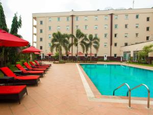 Kolam renang di atau di dekat Ibis Lagos Airport