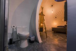 ボカス・タウンにあるNowhereのバスルーム(トイレ付)が備わります。