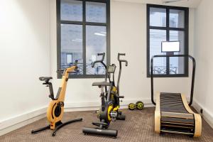 Fitness centrum a/nebo fitness zařízení v ubytování Residhome Puteaux La défense