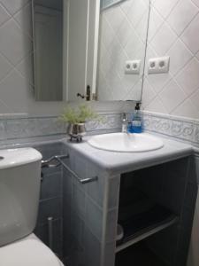 Homestay Alojamiento Reina Mercedes, Seville, Spain - Booking.com