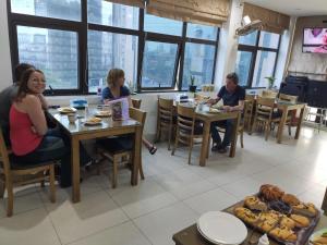 Επισκέπτες που μένουν στο Busan Hotel