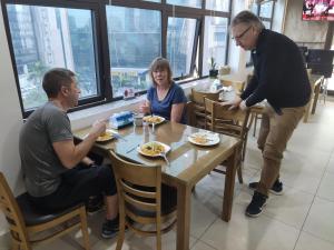 Επισκέπτες που μένουν στο Busan Hotel