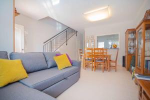 Ein Sitzbereich in der Unterkunft Memorable Holidays With Your Family