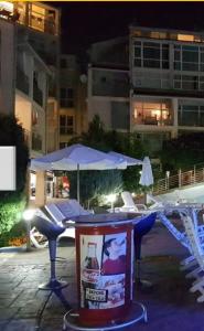 Το κτήριο όπου στεγάζεται  το διαμέρισμα