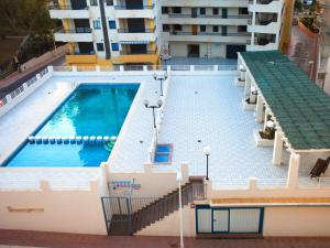View ng pool sa Apartment Oroblanc by Interhome o sa malapit