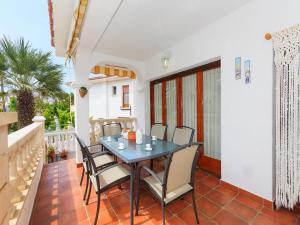 Balkón alebo terasa v ubytovaní Holiday Home Katy by Interhome + 12 fotografií