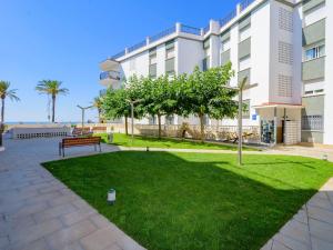 Vonkajšia záhrada v ubytovaní Apartment Costa Playa by Interhome