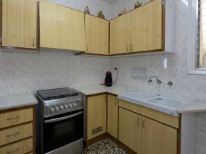 Kuchyňa alebo kuchynka v ubytovaní Apartment Costa Playa by Interhome