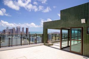 desde el balcón de un edificio en Flat no melhor de Boa Viagem, Vista para o mar, Andar Alto, en Recife