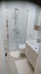 Ένα μπάνιο στο App Centar