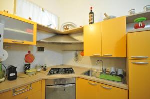 A kitchen or kitchenette at Cà di Nevi