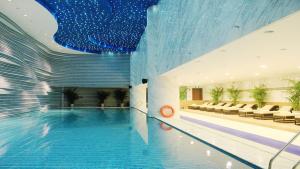 A piscina localizada em Holiday Inn Chengdu Xindu, an IHG Hotel ou nos arredores