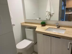 Ένα μπάνιο στο Hermoso departamento nuevo en costanera de Puerto Varas +22 φωτογραφίες