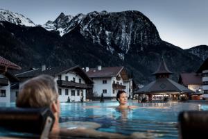 Nespecifikovaný výhled na hory nebo výhled na hory při pohledu z hotelu