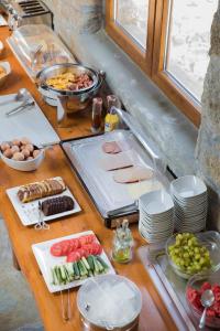 Comida no apart-hotel ou em algum lugar perto