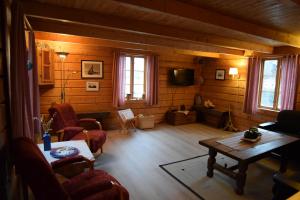 Ruang duduk di Lofoten Cabins - Sund