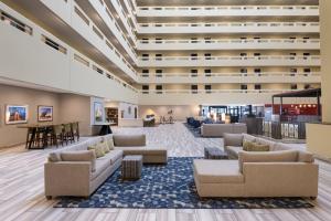 Holiday Inn Denver East by IHG的休息区