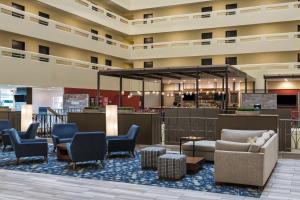 Holiday Inn Denver East by IHG的休息区